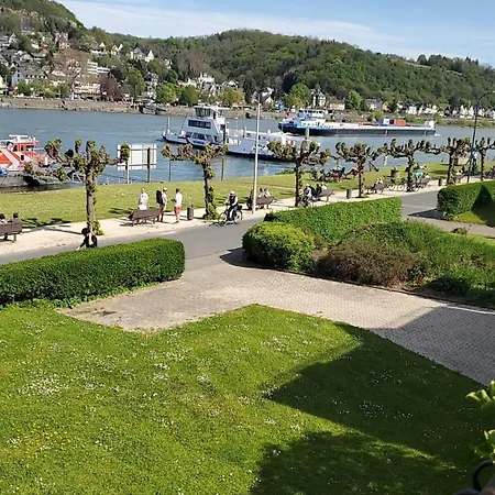Wunderschoene Mit Rheinblick Appartamento *