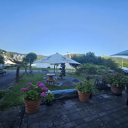 Wunderschoene Mit Rheinblick * Remagen