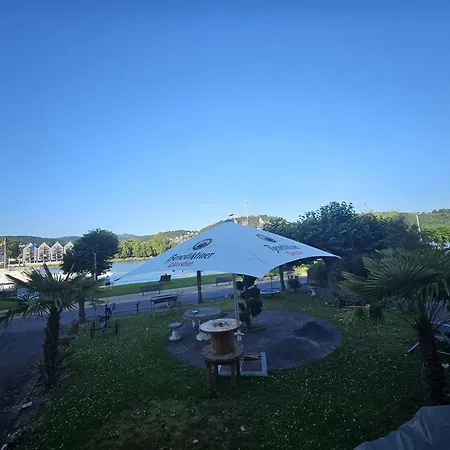 Wunderschoene Mit Rheinblick Appartamento